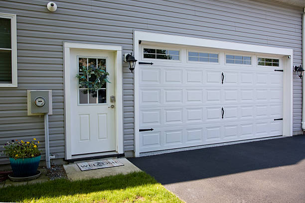 24/7 Emergency Garage Door Panel Replacement experts in Weddington, NC